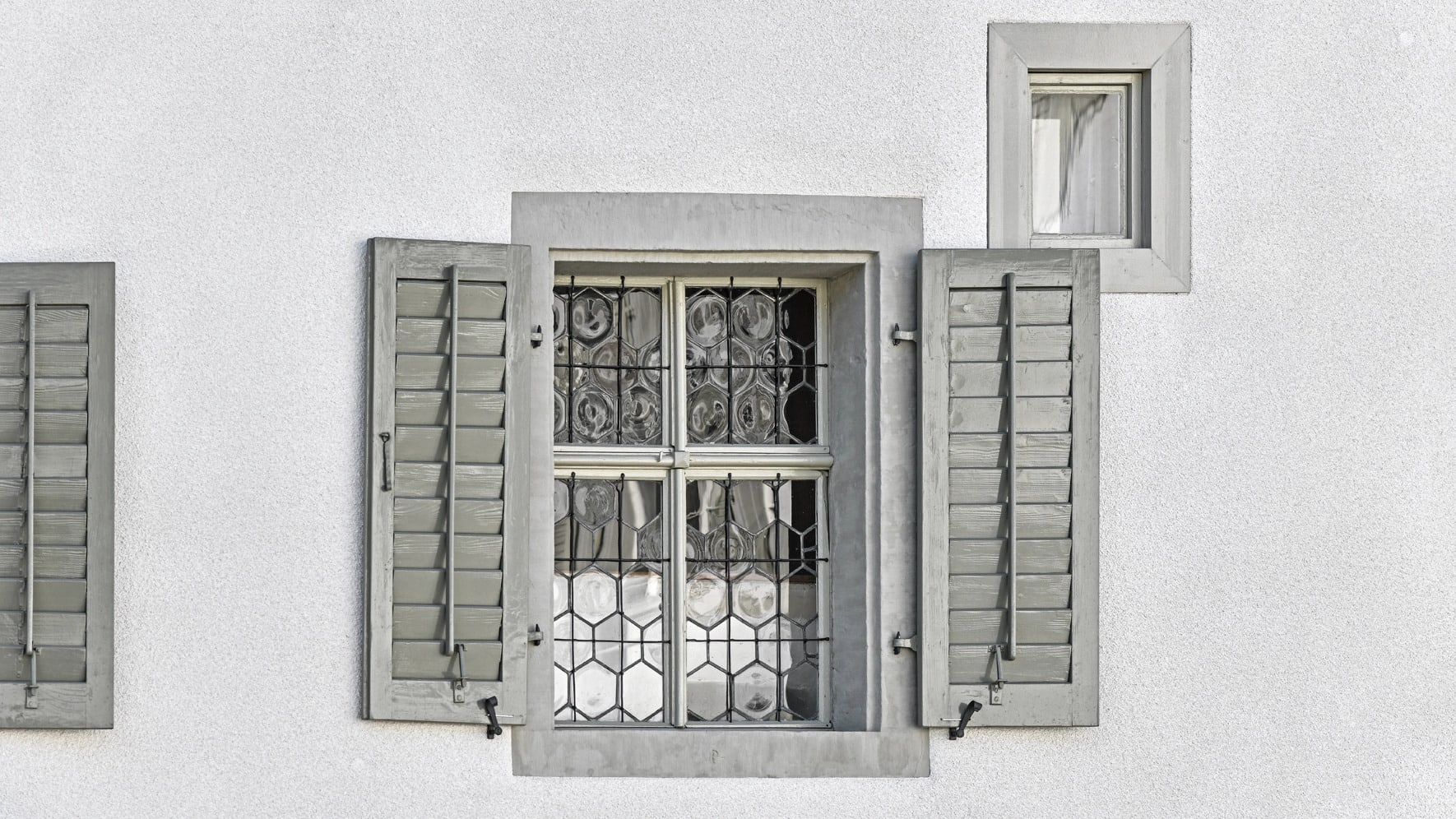 Butzenfenster an der Nord Fassade.